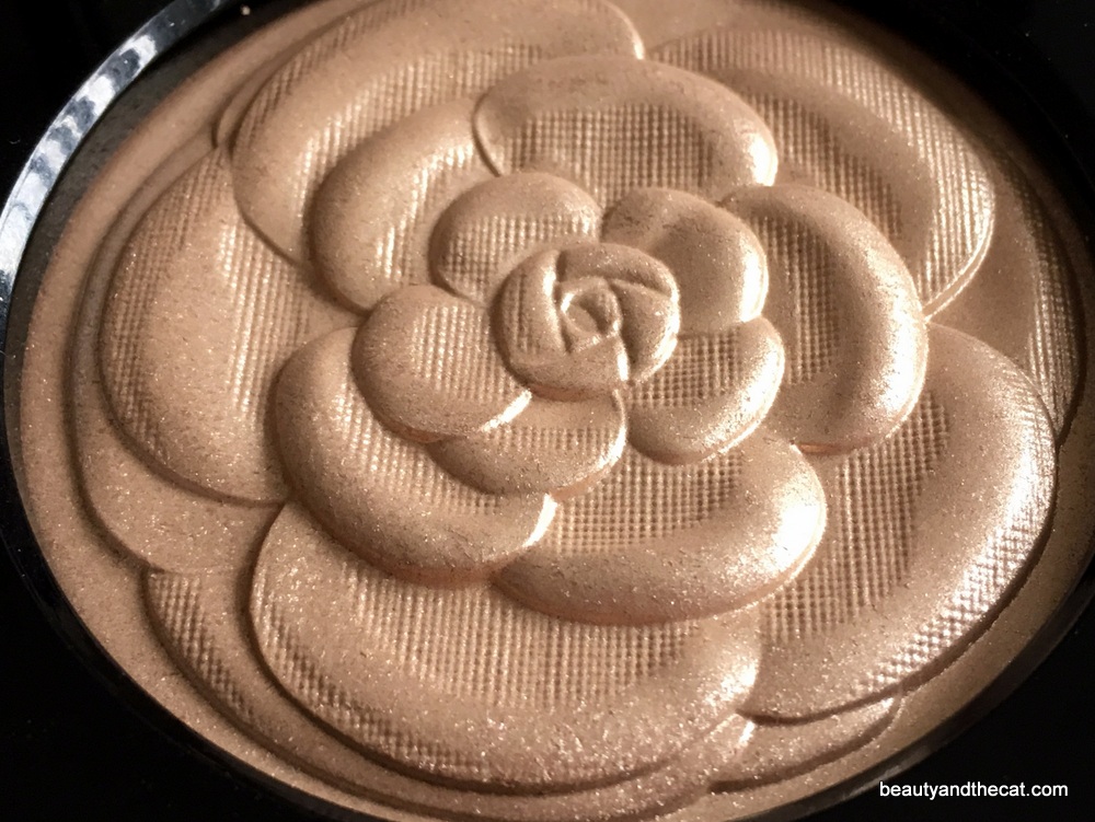 Chanel Ya Later: Chanel Camelia de Chanel Illuminating Powder Review &  Swatches – BeautyandtheCat's Beauty Blog